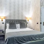 Via Veneto 3*