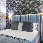 Via Veneto 3* Rome